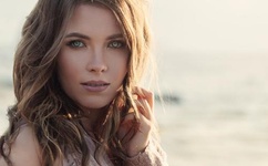 在学校没人的地方被C